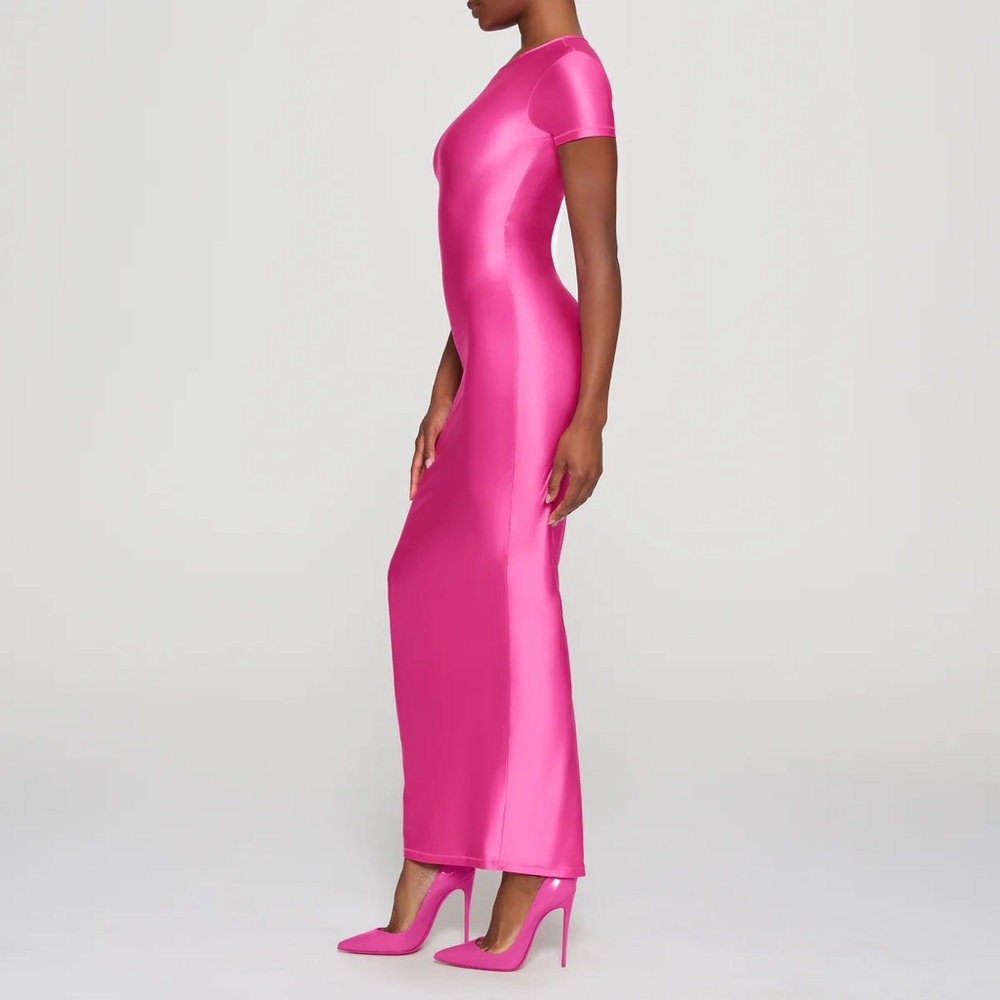 SKIMS SHINE JERSEY LONG DRESS IN LARGE HOT PINK NEVER BEEN WORN